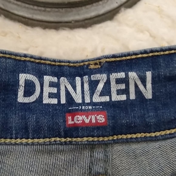 Denizen by Levi's Womens SZ 6 Jean Denim Short Shorts Medium Wash Rolled Hem - Picture 9 of 13